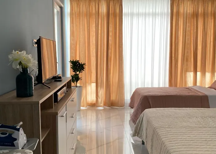 Lalzi Luxe Retreat * Plazhi San Pietro